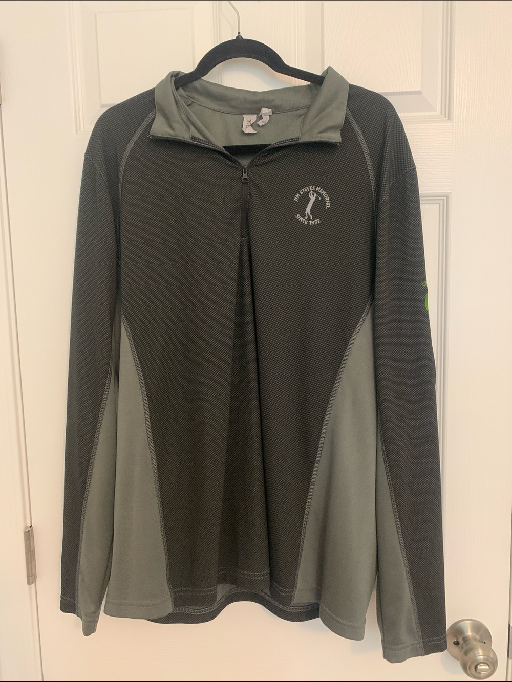 Men's Lightweight Light Gray & Dark Gray Quarter-Zip Golf Shirt Jacket